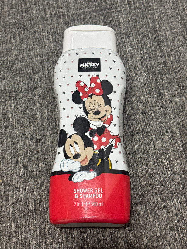 شامپو کودک و ژل شستشویDisney طرح انیمیشن های معروف اصل در هشت رایحه و طرح مختلف اورجینال ۵۰۰میل(ورق بزنین)ساخت اسپانیا به سفارش امارات