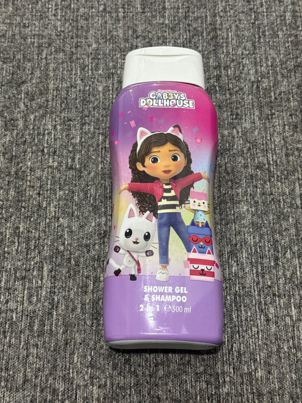 شامپو کودک و ژل شستشویDisney طرح انیمیشن های معروف اصل در هشت رایحه و طرح مختلف اورجینال ۵۰۰میل(ورق بزنین)ساخت اسپانیا به سفارش امارات
